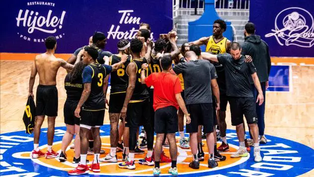 Los Honey Badgers campeones del CEBL abren la fase de grupos de la BCLA en México