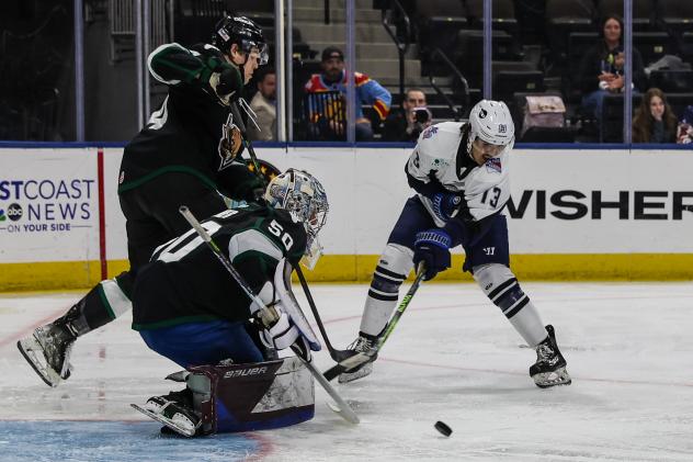Jacksonville Icemen forward Jacob Hamacher shoots against the Utah Grizzlies