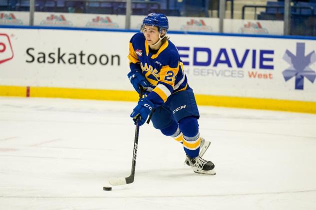 Saskatoon Blades defenceman Tanner Molendyk