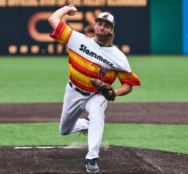 Spencer Johnston pitching for the Joliet Slammers