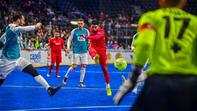 St. Louis Ambush and Kansas City Comets in action
