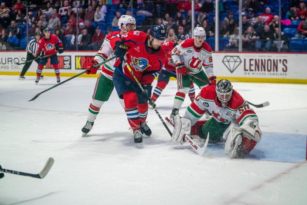 Springfield Thunderbirds' Greg Printz Battles Utica Comets' Nico Daws