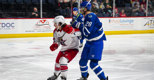 Wichita Thunder forward Dillon Hamaliuk (right) vs. the Allen Americans