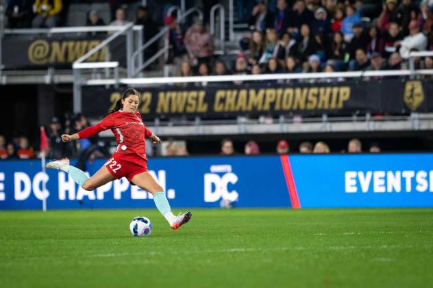 Kansas City Current defender Alex Loera