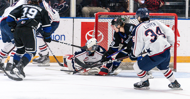 Victoria Royals battle the Tri-City Americans