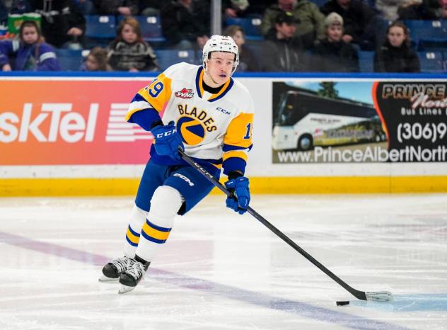 Saskatoon Blades right wing Zach Huber