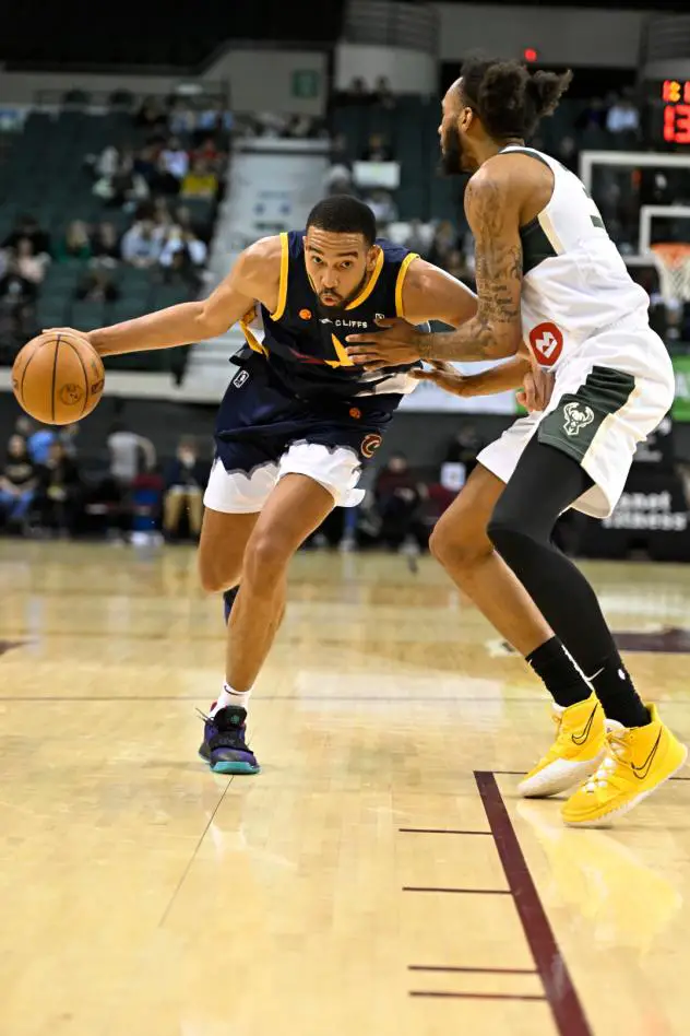 Isaiah Mobley of the Cleveland Charge