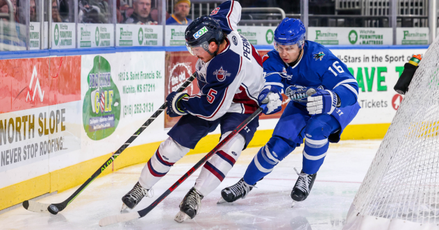 Wichita Thunder forward Timur Ibragimov (right) vs. the Tulsa Oilers
