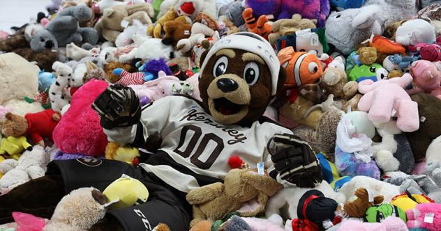 Hershey Bears 2023 Teddy Bear Toss