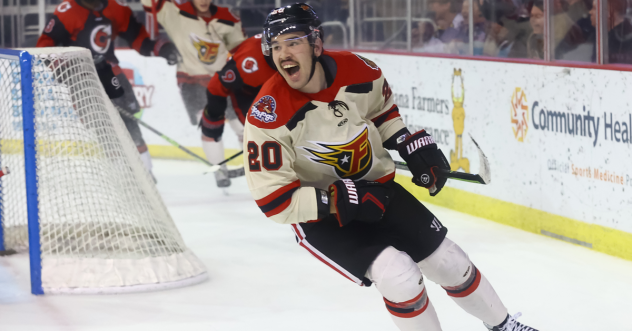 Forward Chris Van Os-Shaw with the Indy Fuel