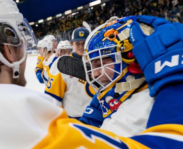 Saskatoon Blades celebrate win