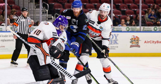 Kansas City Mavericks' goalie Shane Starrett in action