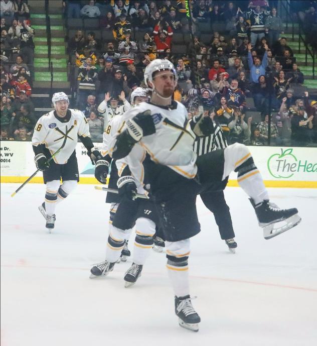 Wheeling Nailers celebrate win