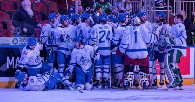 Wichita Thunder celebrates win