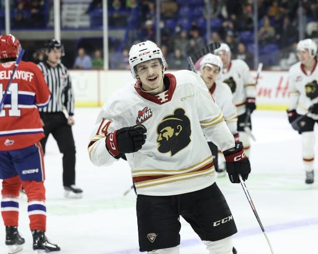 Vancouver Giants centre Ethan Semeniuk vs. the Spokane Chiefs
