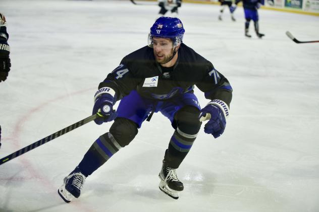 Roanoke Rail Yard Dawgs defenseman Vojtech Zemlicka