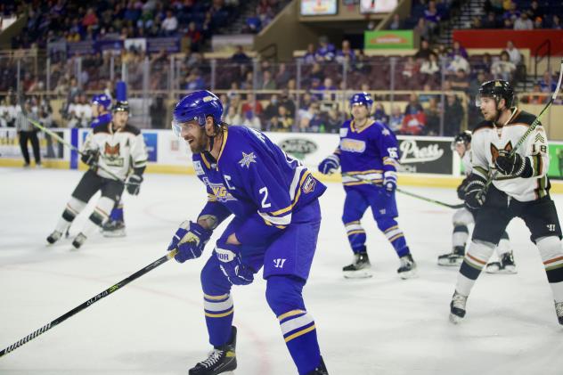 Roanoke Rail Yard Dawgs defenseman Travis Armstrong