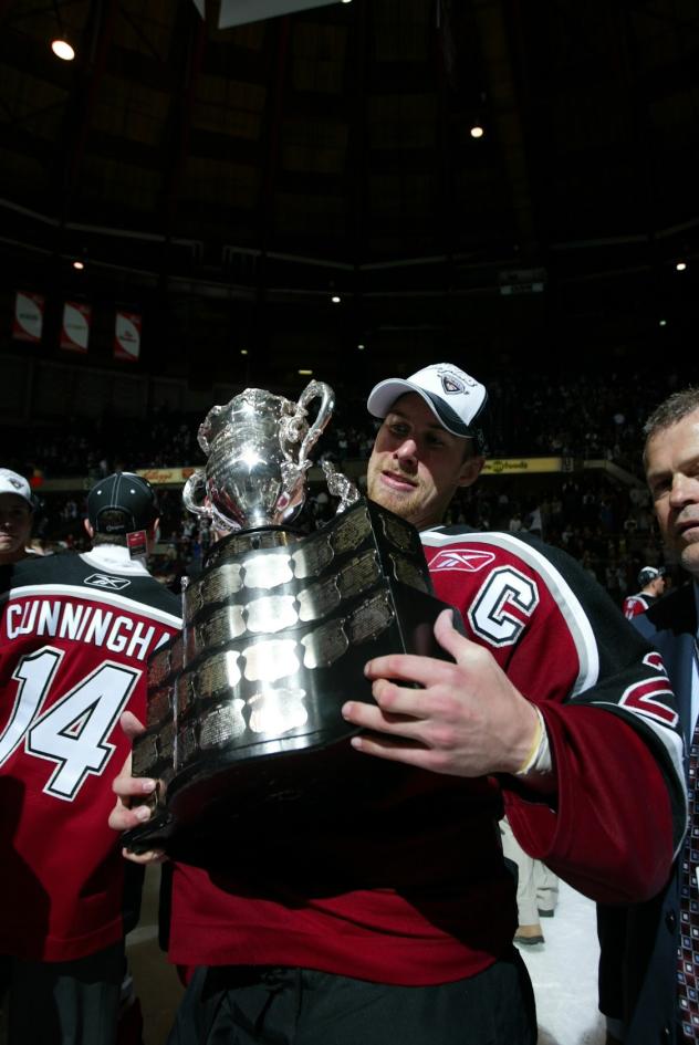 Vancouver Giants embrace the 2007 Memorial Cup