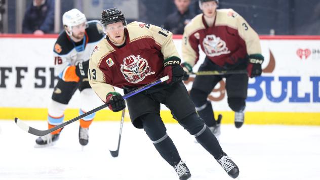 Tucson Roadrunners' Nathan Smith in action
