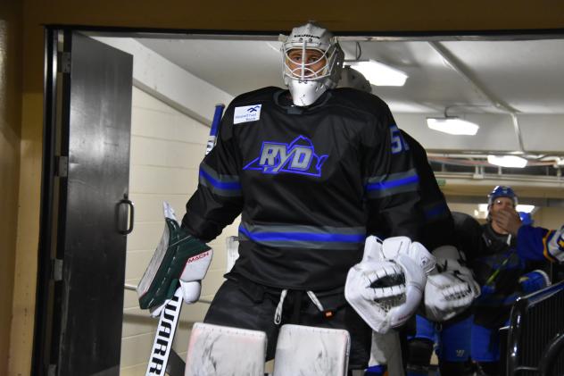 Roanoke Rail Yard Dawgs goaltender Brody Claeys