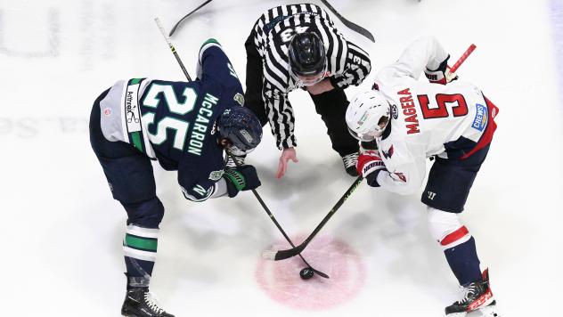 Florida Everblades' John McCarron versus South Carolina Stingrays' Austin Magera