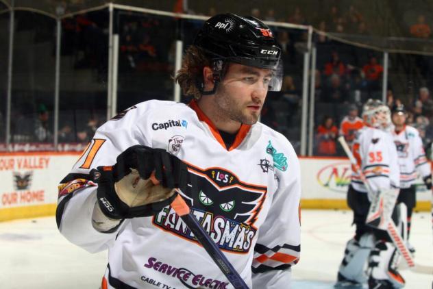 Lehigh Valley Phantoms forward Elliot Desnoyers