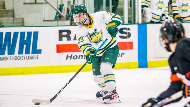 Forward Alex Dicarlo with SUNY-Oswego