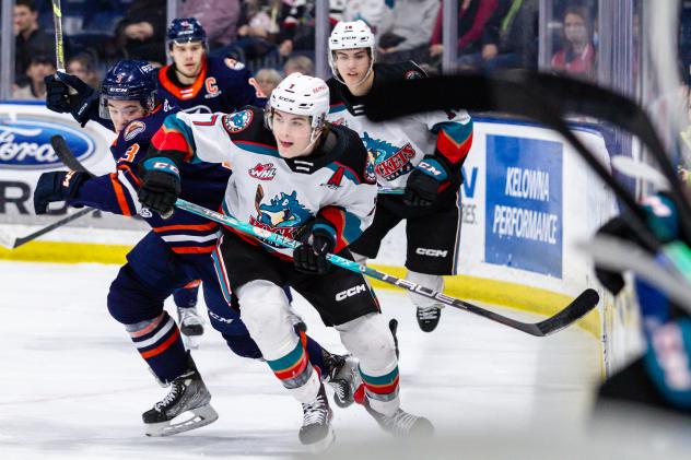 Kelowna Rockets battle the Kamloops Blazers