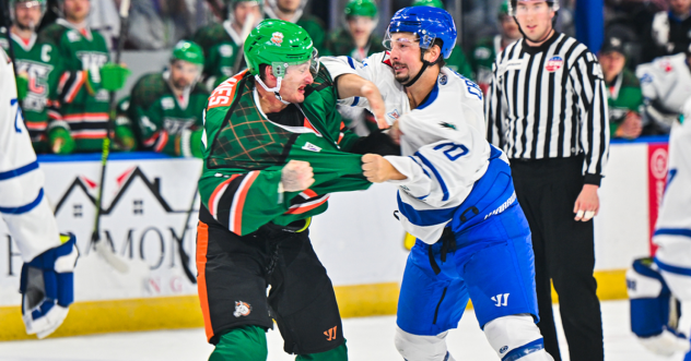 Kansas City Mavericks' Josh Elmes versus Wichita Thunder's Austin Crossley