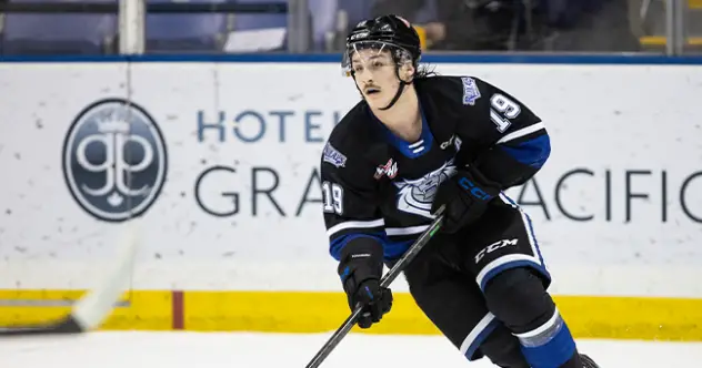 Victoria Royals' Brayden Schuurman in action