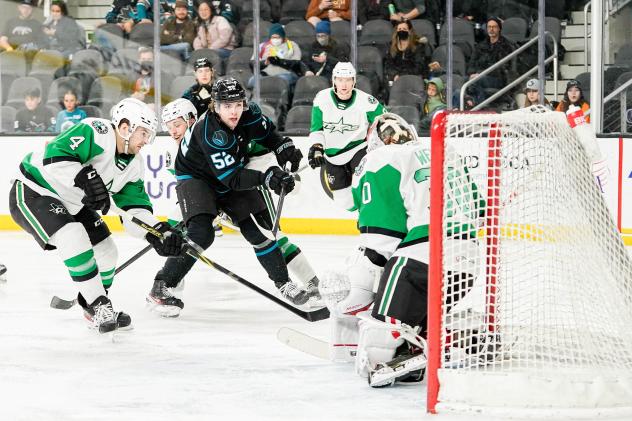 San Jose Barracuda's Tristen Robins versus Texas Stars' Will Butcher and Dylan Wells