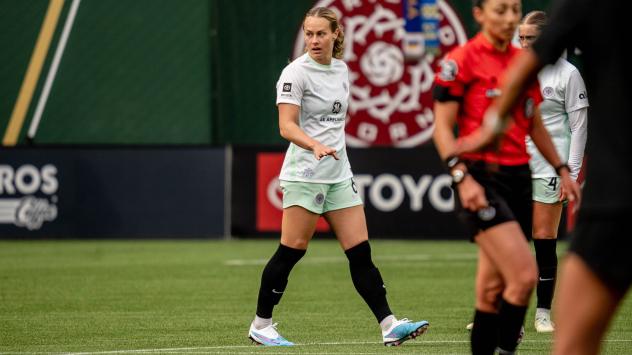 Racing Louisville FC midfielder Jaelin Howell