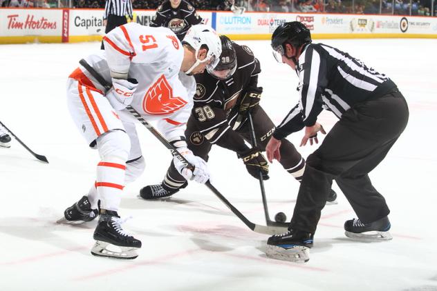 Lehigh Valley Phantoms' Artem Anisimov versus Hershey Bears' Henry Rybinski