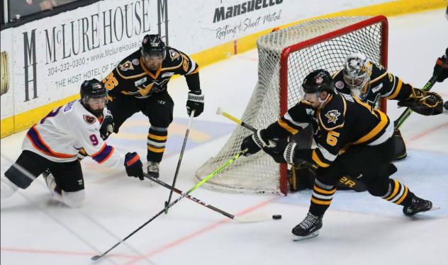 Wheeling Nailers defend against the Reading Royals