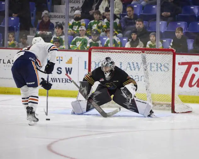 Vancouver Giants goaltender Jesper Vikman awaits a shot from the Kamloops Blazers