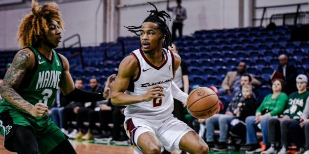 Cleveland Charge guard Sharife Cooper with the ball against the Maine Celtics