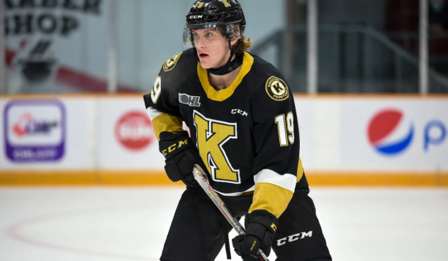 Forward Paul Ludwinski with the Kingston Frontenacs