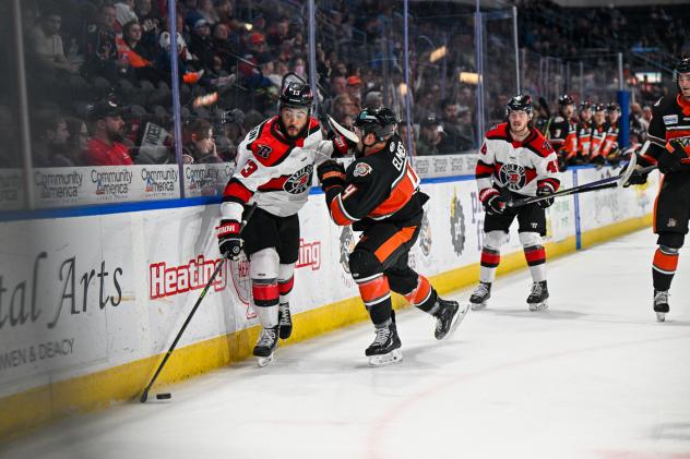 Rapid City Rush's Keegan Iverson versus Kansas City Mavericks' Josh Elmes