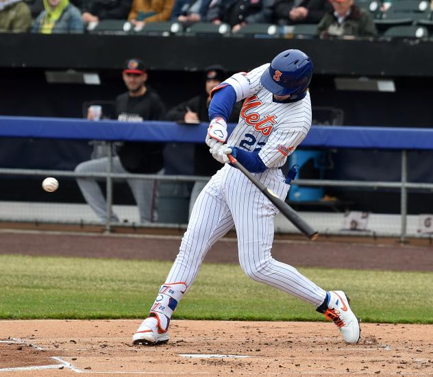 Syracuse Mets' Brett Baty at bat