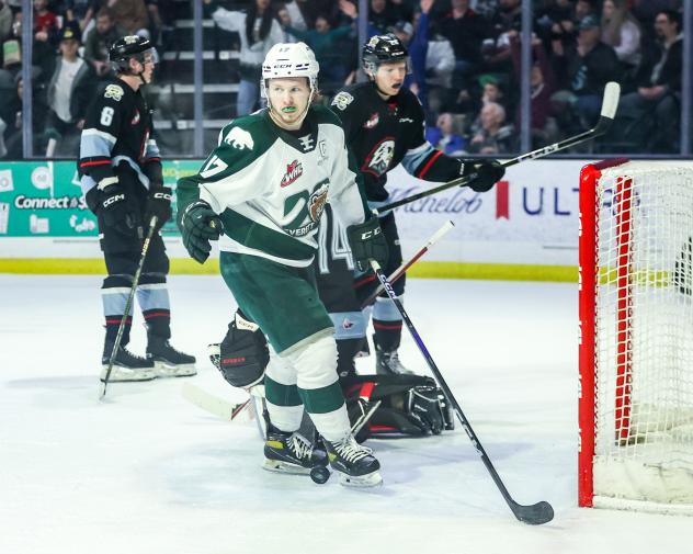 Everett Silvertips forward Jackson Berezowski