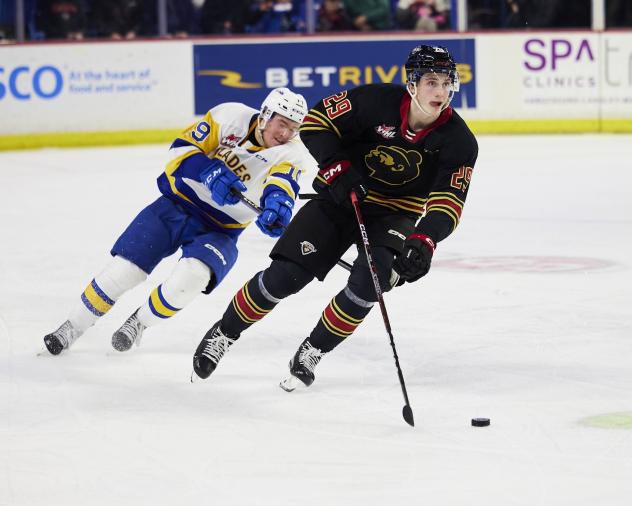 Samuel Honzek of the Vancouver Giants