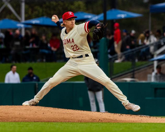 Tacoma Rainiers' Darren McCaughan in action