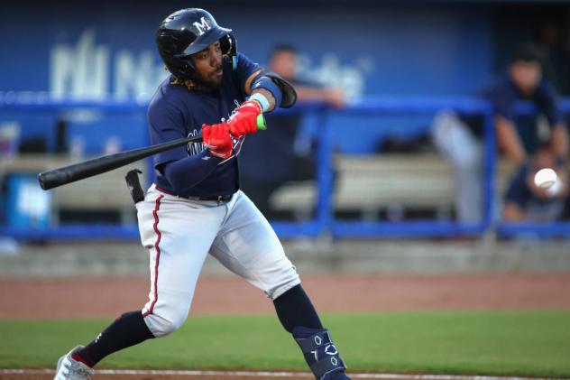 Mississippi Braves' Justin Dean at bat