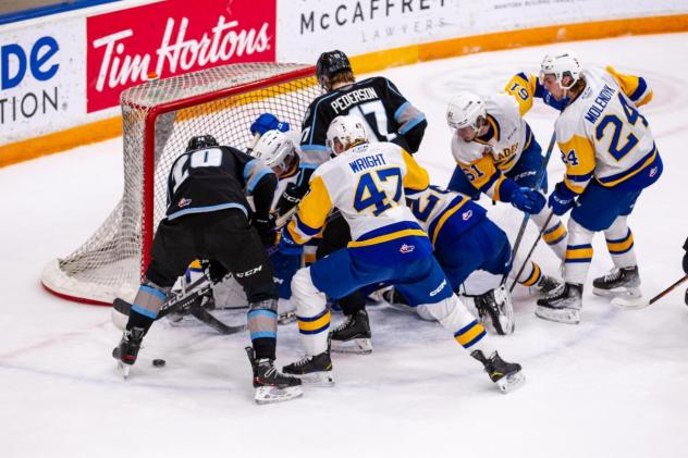 Saskatoon Blades battle the Winnipeg ICE