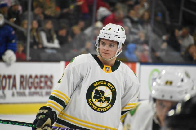 Sioux City Musketeers defenseman Ty Hanson