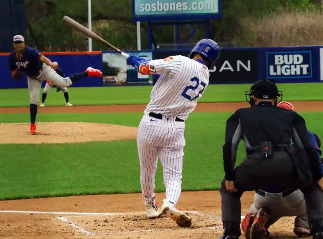 Syracuse Mets' Mark Vientos at bat