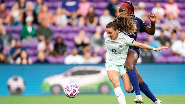 Racing Louisville FC and Orlando Pride in action