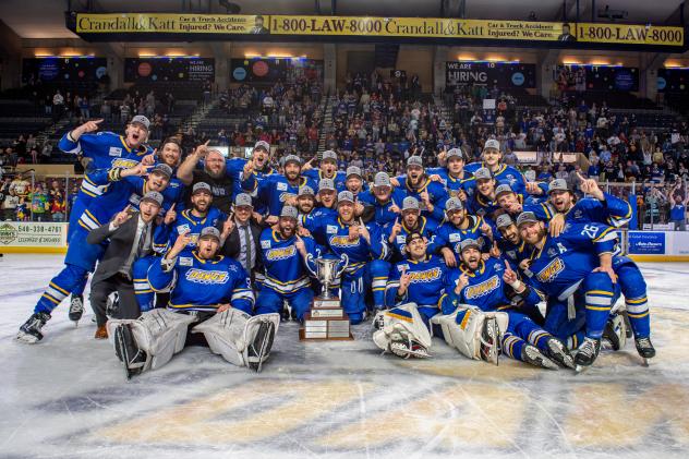 Roanoke Rail Yard Dawgs celebrate the SPHL Championship