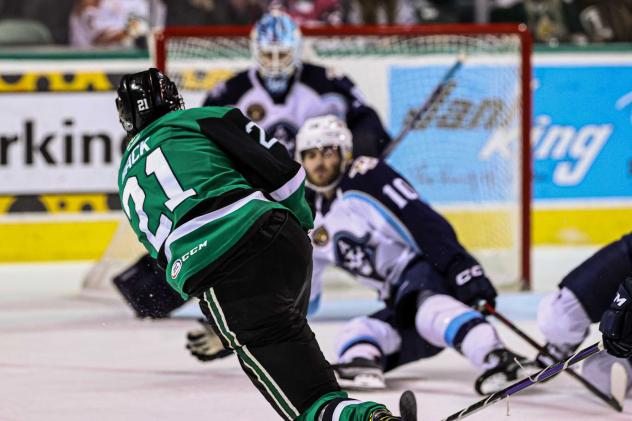 Texas Stars' Oskar Back in action