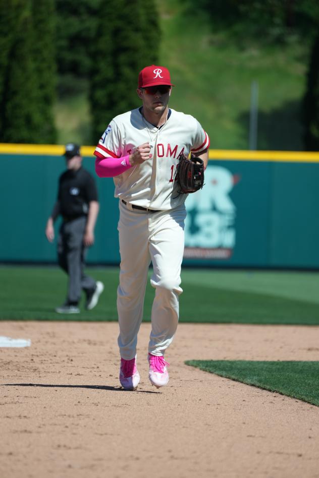 Tacoma Rainiers centerfielder Zach DeLoach
